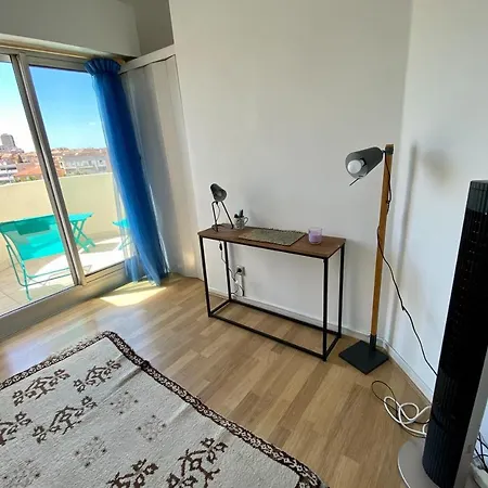 Cosy Apt With Balconies Near The Old Port Appartement Saint-Raphaël